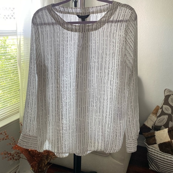Banana Republic professional White and Gray blouse Size Large ( O-11) - Picture 1 of 7